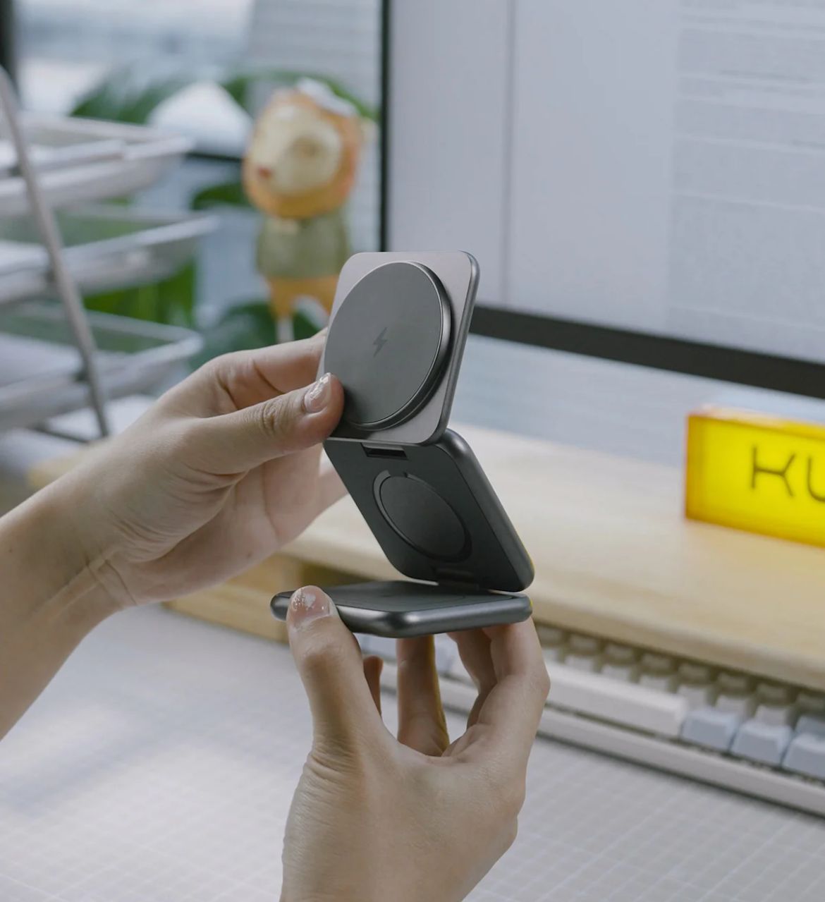 “Samsung 3-in-1 Wireless Charger – Fast Charging for Galaxy Ultra, Watch & Buds”