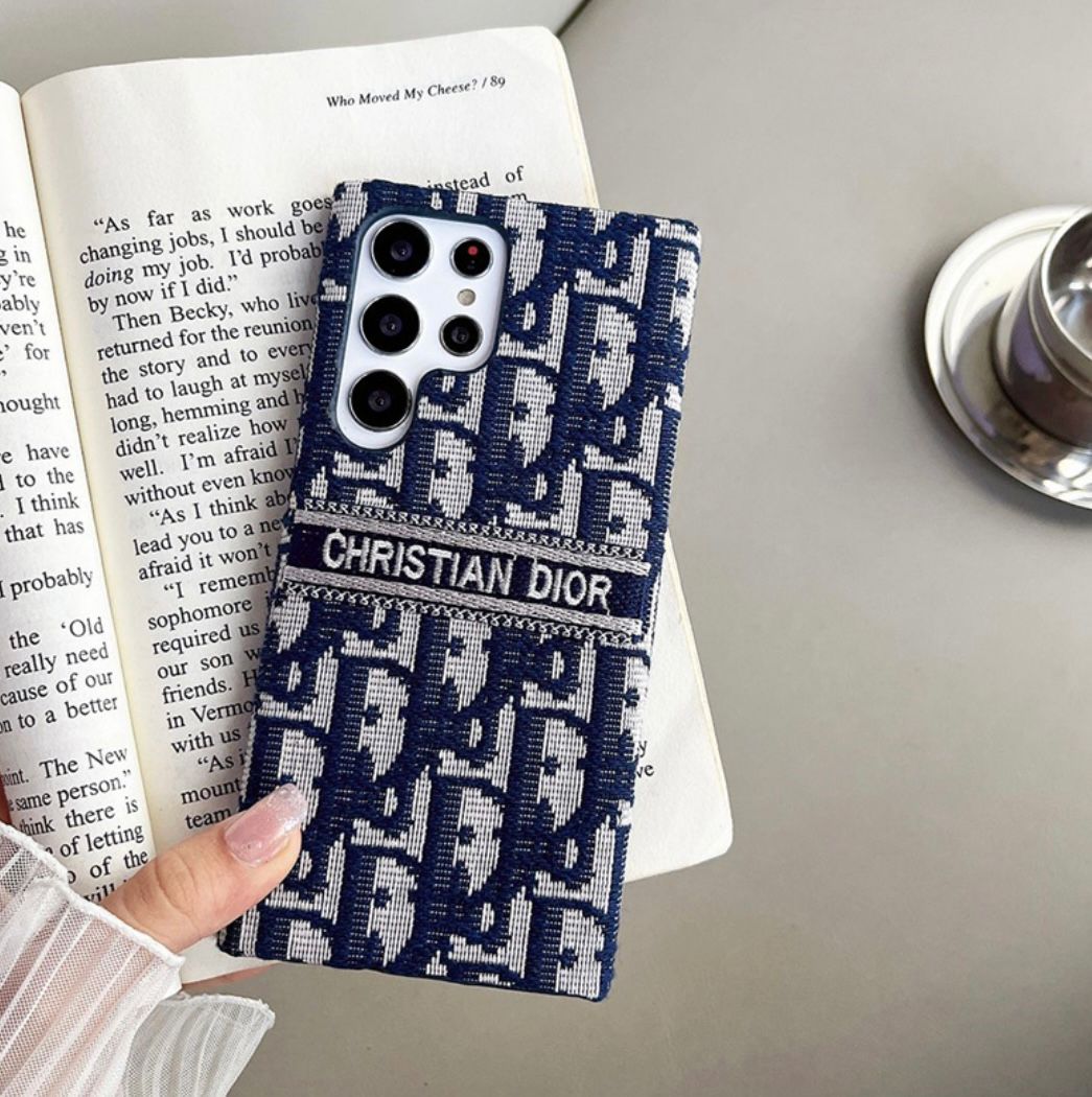 Luxury Fabric Pattern Case – Elegant Canvas Texture