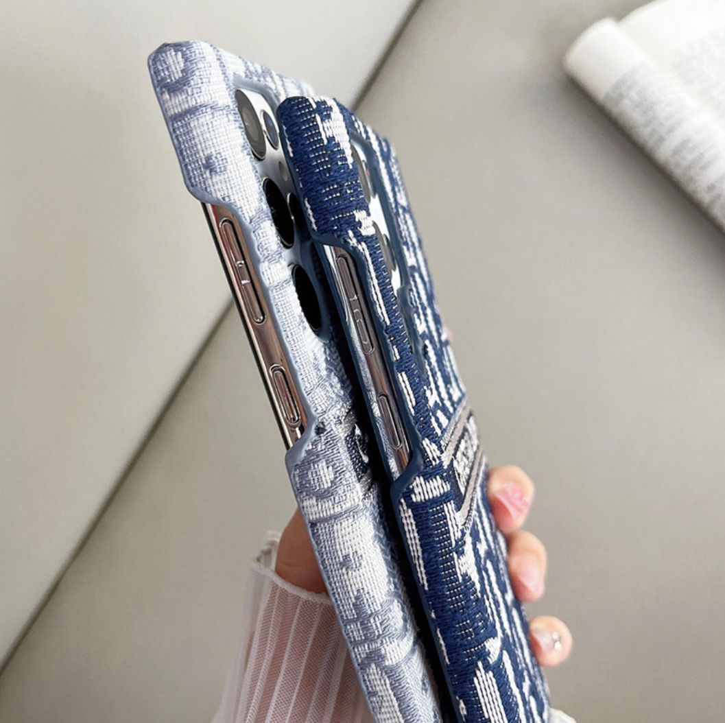 Luxury Fabric Pattern Case – Elegant Canvas Texture