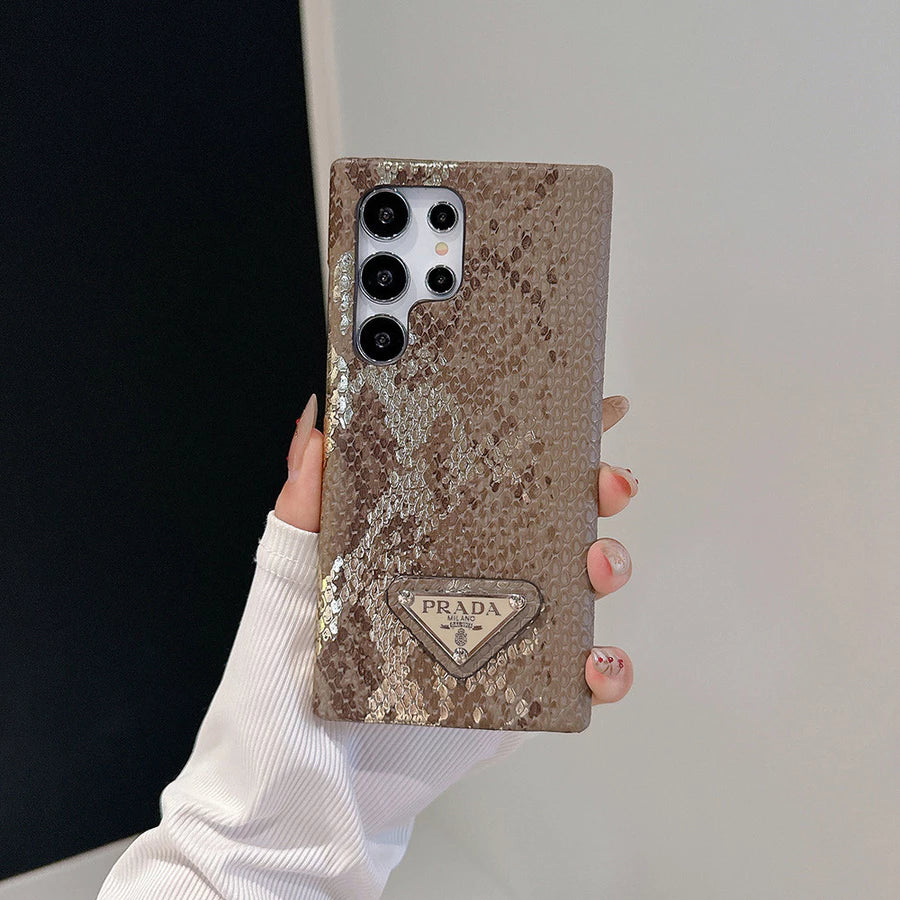 Luxury Snake Texture Case – Elegant Shiny Finish